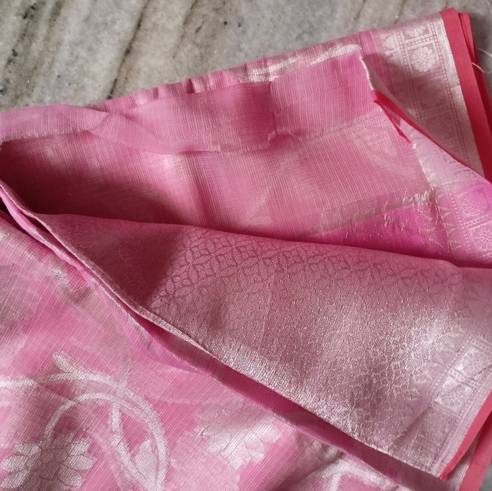 NewHandwoven silver zari Kota semi silk saree with jaal design and silver border - Picture 4 of 5